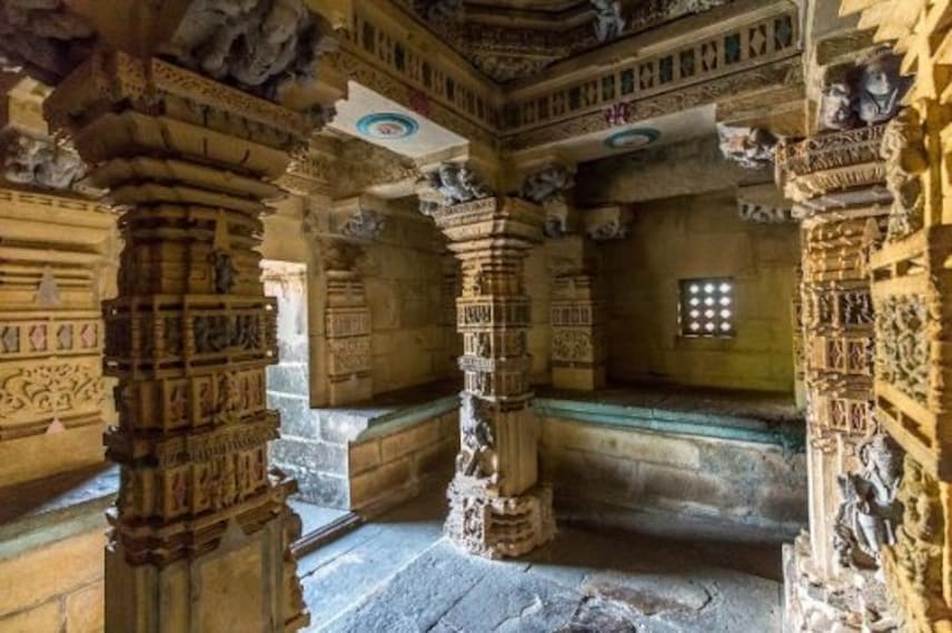 Amruteshwar Temple-4